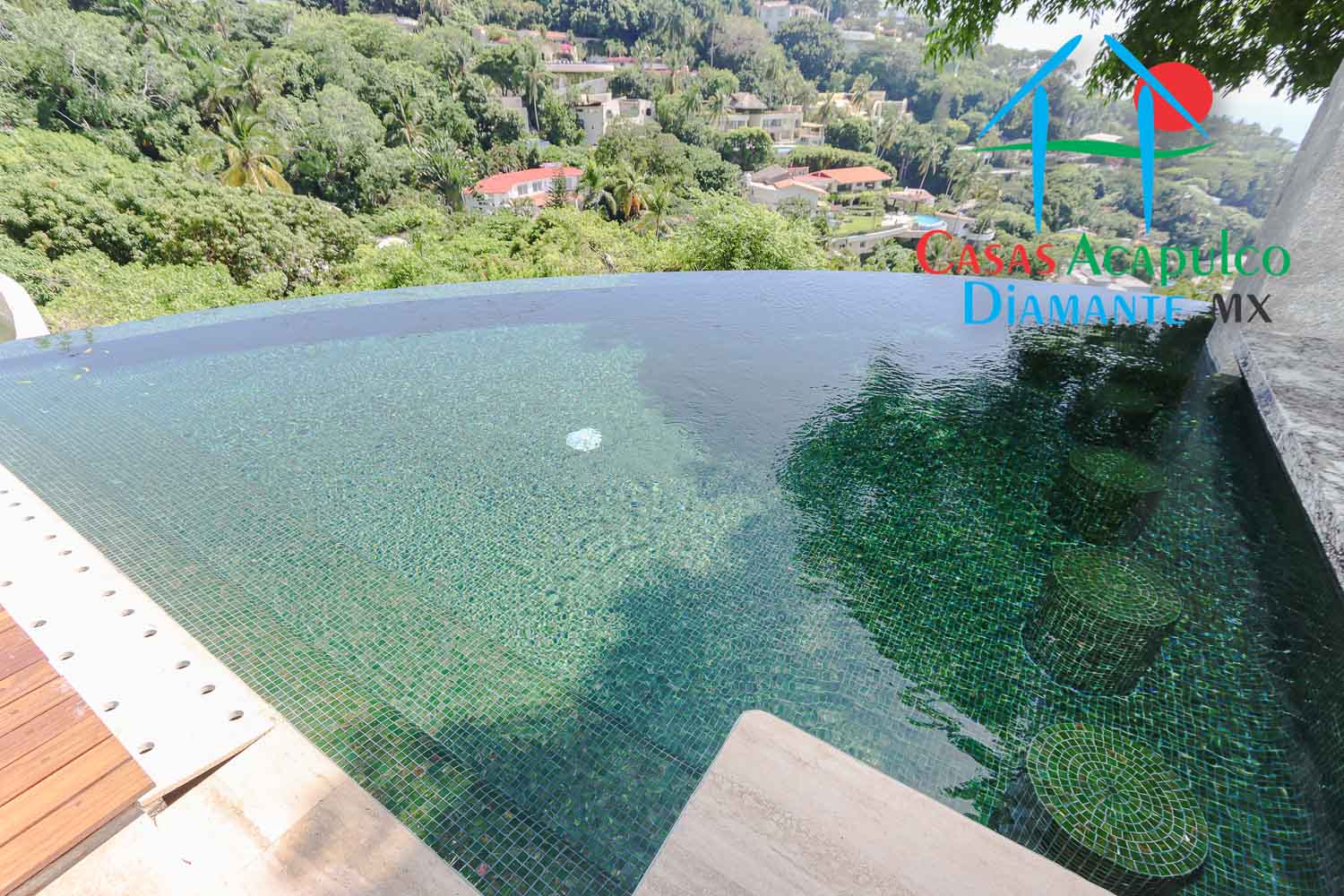 La Roqueta - Alberca y asoleadero 6